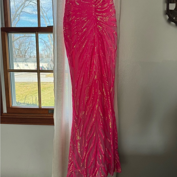 This prom dress is gorgeous! Hot pink…Size 2.. Jovani. - Picture 4 of 9